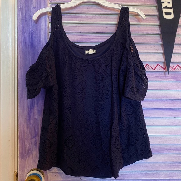 Cold Shoulder Top - Picture 1 of 3